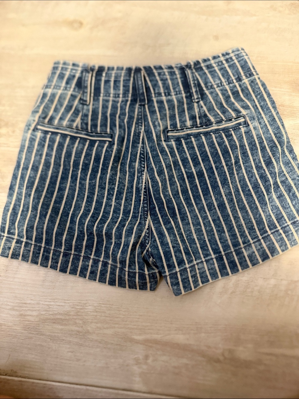 American Eagle Outfitters Blue and White Striped Denim Shorts - Picture 2 of 2